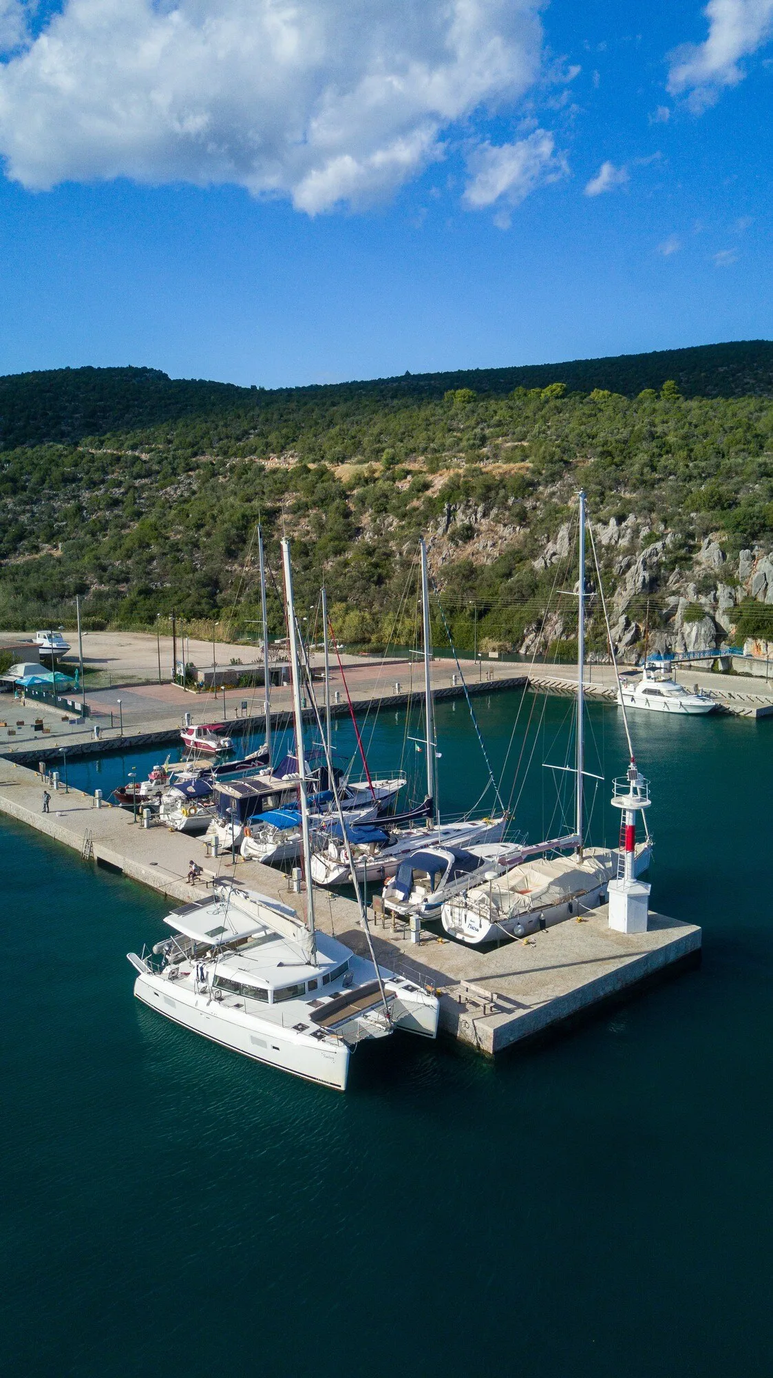 Motoryacht making way on a delivery route